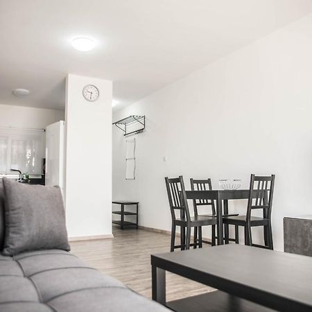 Lovely One Bedroom Apartment With Nice View Kissonerga Exterior foto
