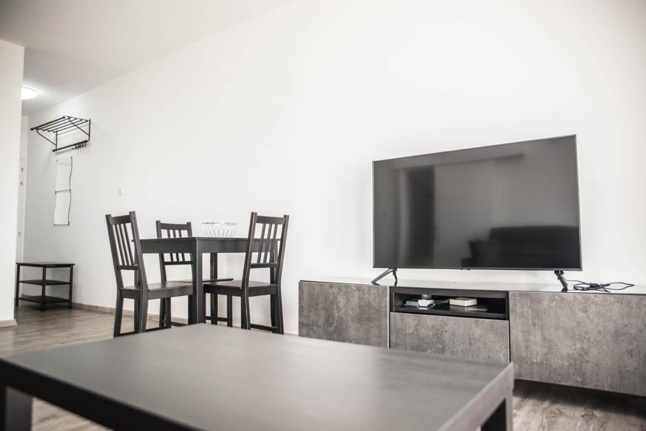 Lovely One Bedroom Apartment With Nice View Kissonerga Exterior foto