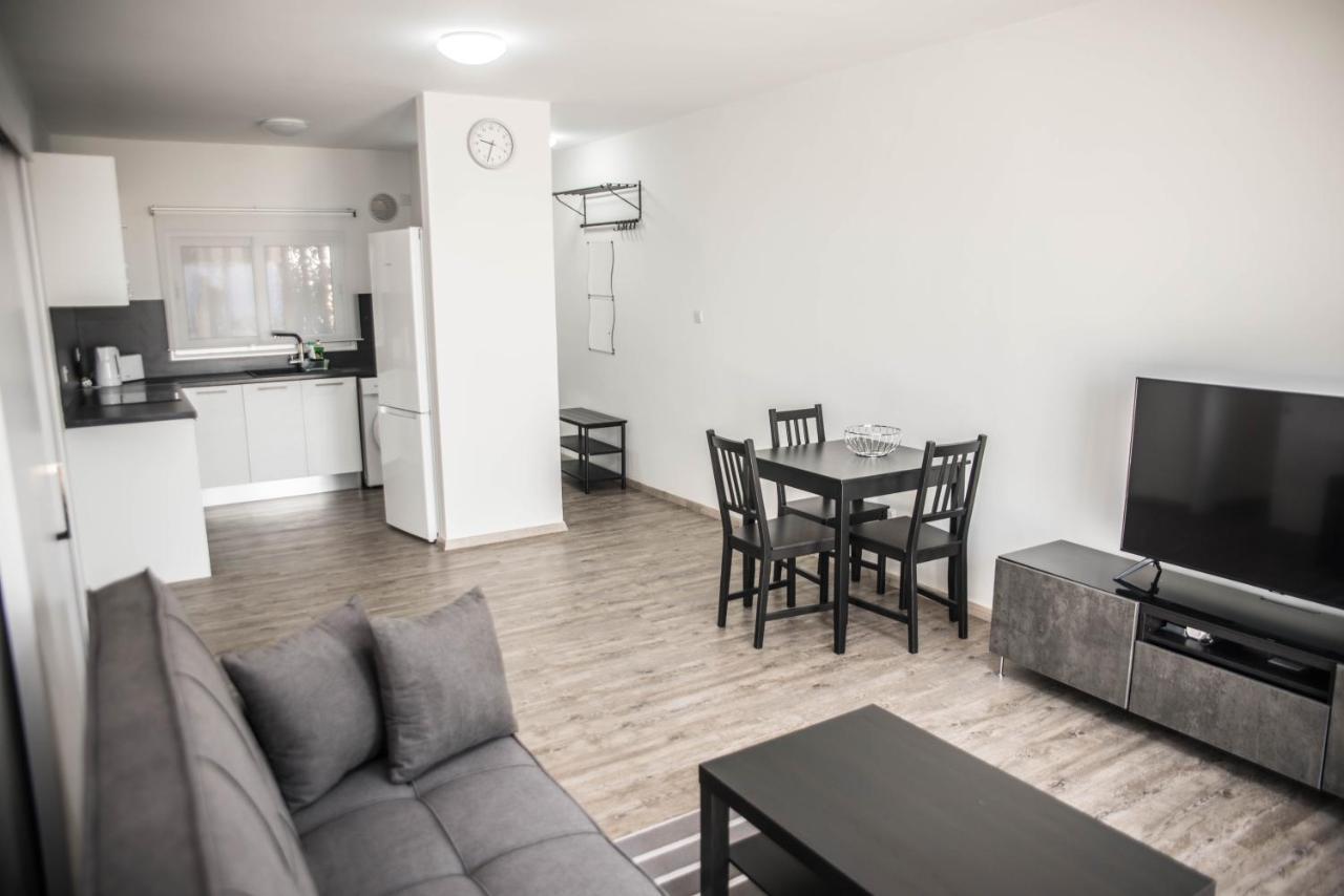 Lovely One Bedroom Apartment With Nice View Kissonerga Exterior foto
