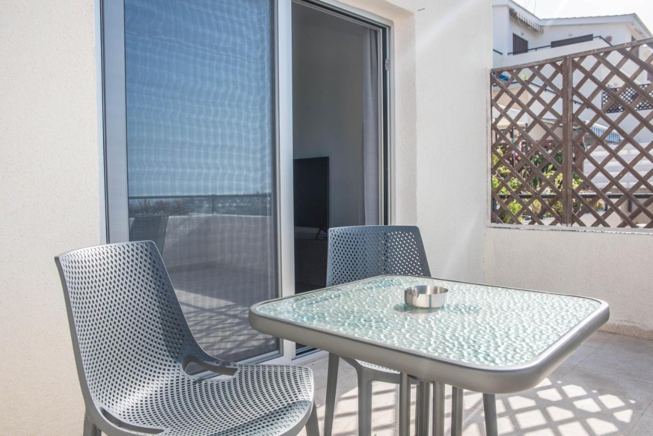 Lovely One Bedroom Apartment With Nice View Kissonerga Exterior foto